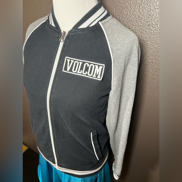 VOLCOM, bomber jacket!! - Picture 3 of 10